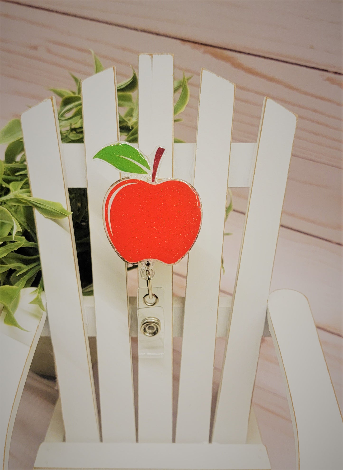 Apple - Badge Reel