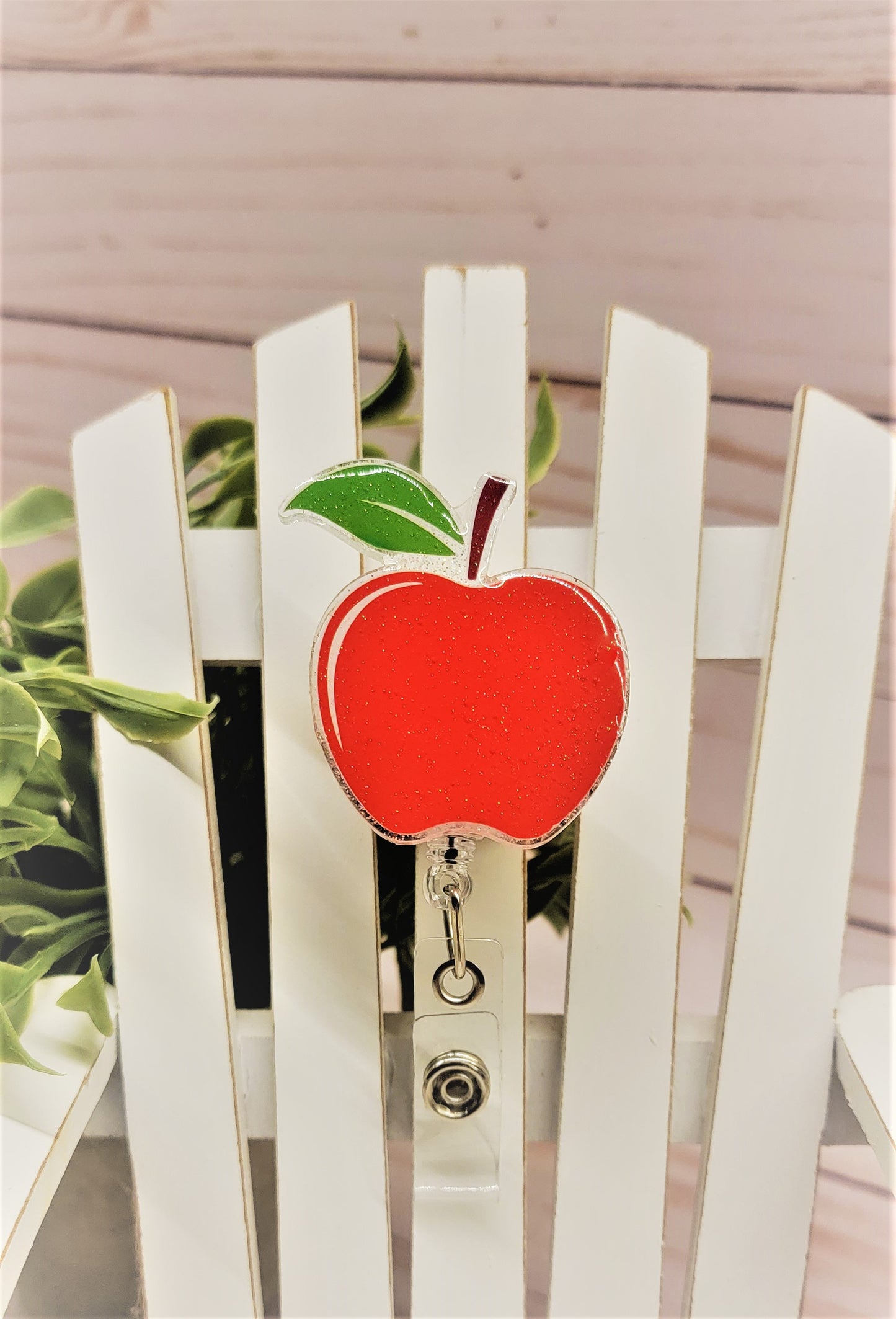 Apple - Badge Reel