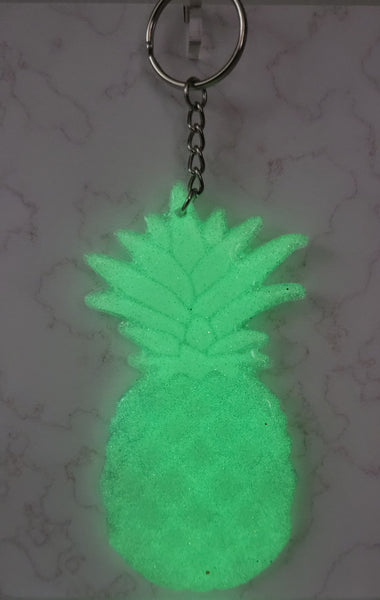 Pineapple keychain - Glow Tie Dye